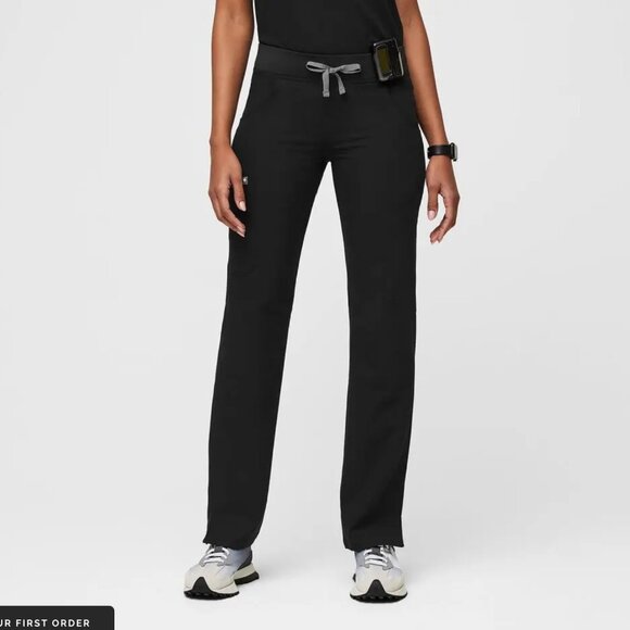 Figs Women's Kade Cargo Scrub Pants - Black - XL Petite - Picture 1 of 9